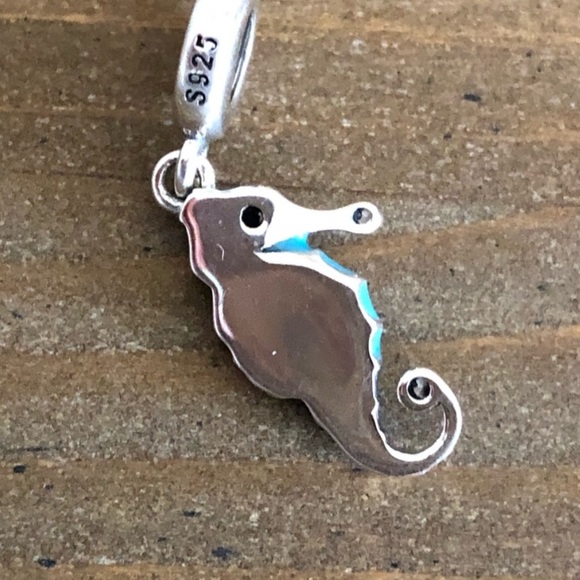 NWOT Sterling Silver seahorse bracelet charm - Picture 3 of 3